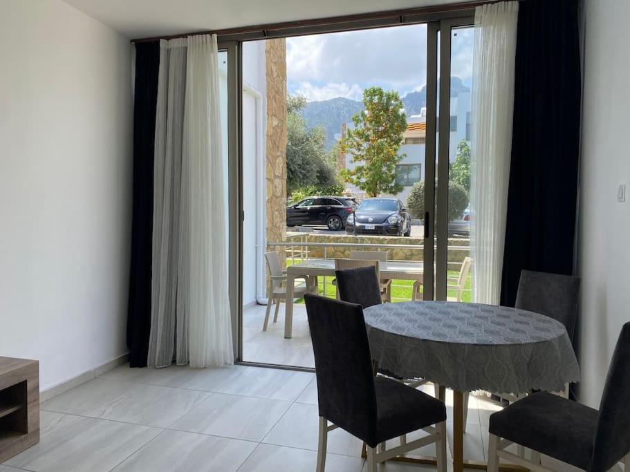 Girne/Zeytinlik 2+1 Muhtesem Terasli Daire Exteriör bild