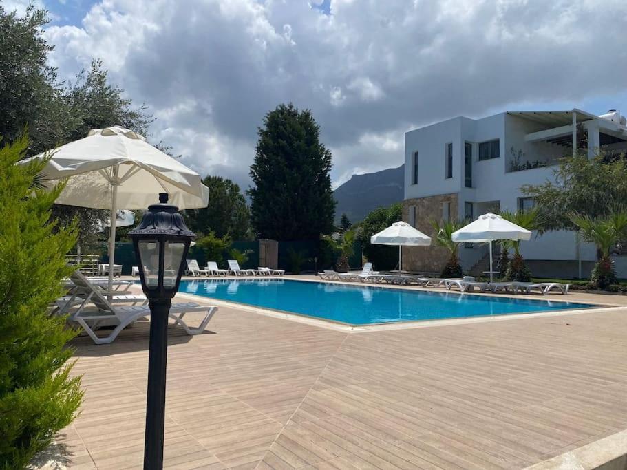 Girne/Zeytinlik 2+1 Muhtesem Terasli Daire Exteriör bild