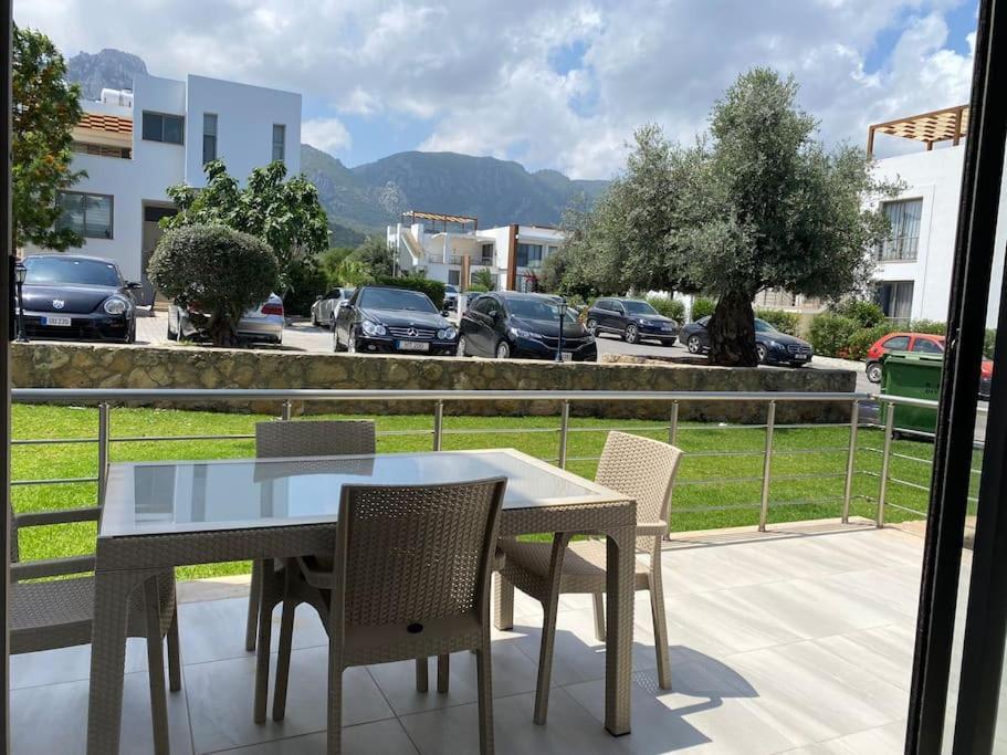 Girne/Zeytinlik 2+1 Muhtesem Terasli Daire Exteriör bild